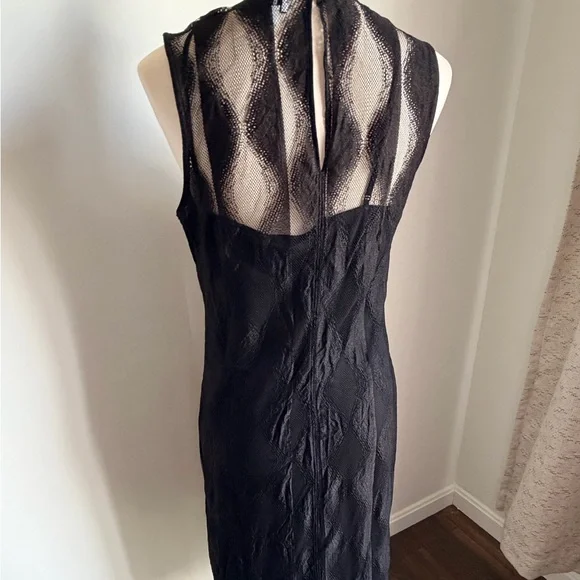 Y2K DKNY Black Sleeveless Midi Dress with Sheer Yoke - Picture 4 of 9